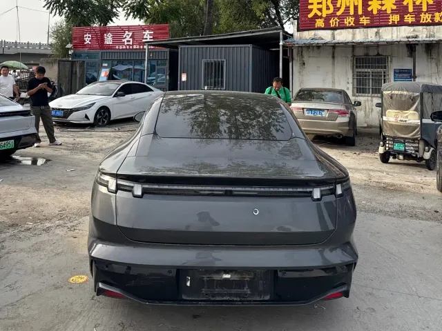 Lynk & Co Z10 — Фото автомобиля 4