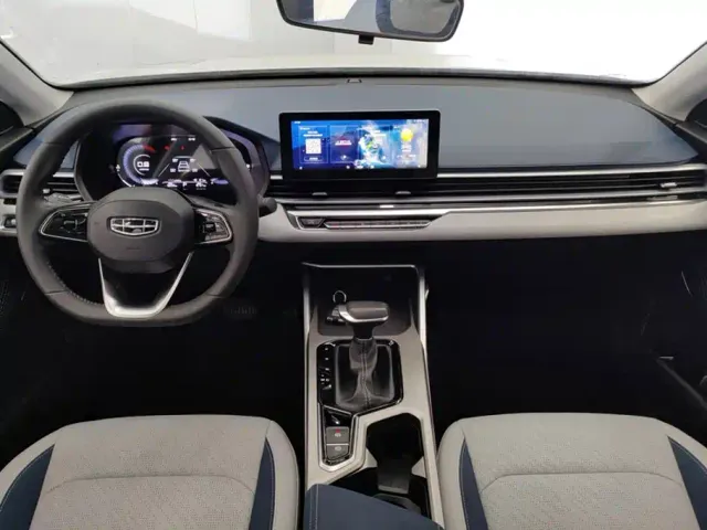 Geely Emgrand — Фото автомобиля 12
