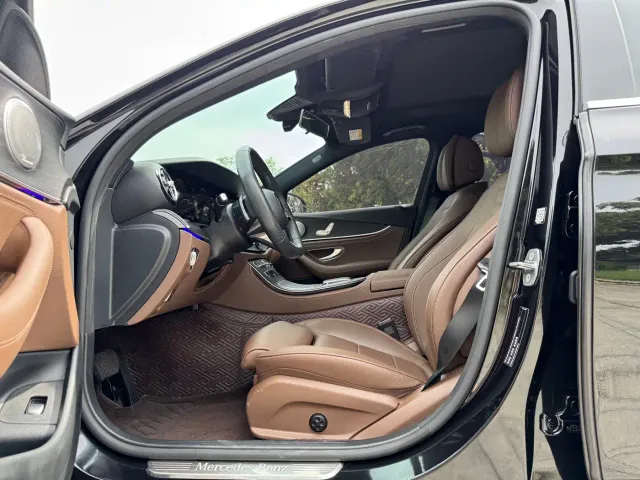 Mercedes-Benz E-Class — Фото автомобиля 9
