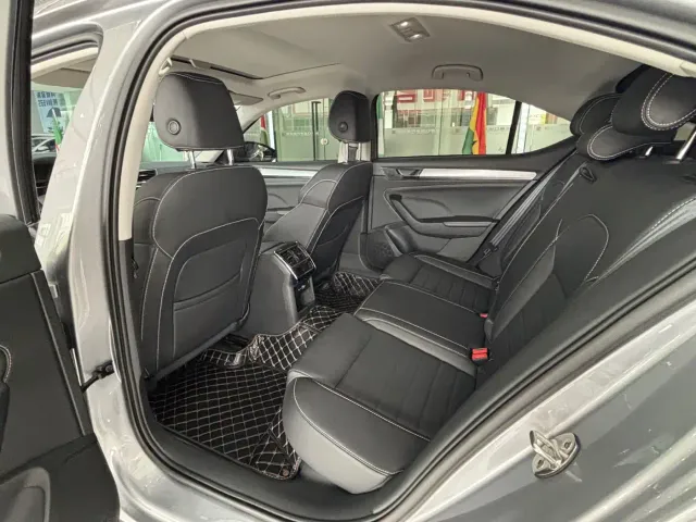 Skoda Superb — Фото автомобиля 7