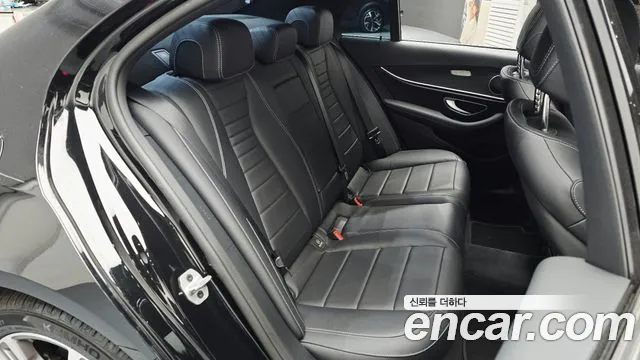 Mercedes-Benz E-Class — Фото автомобиля 18