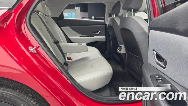 Hyundai Avante CN7 — Фото автомобиля 12