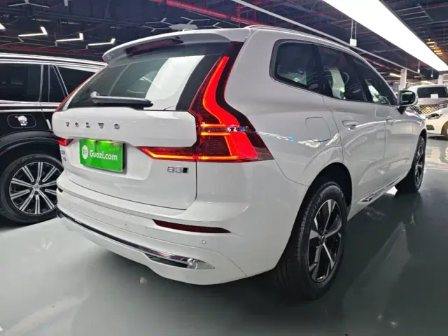 Volvo XC60 — Фото автомобиля 6