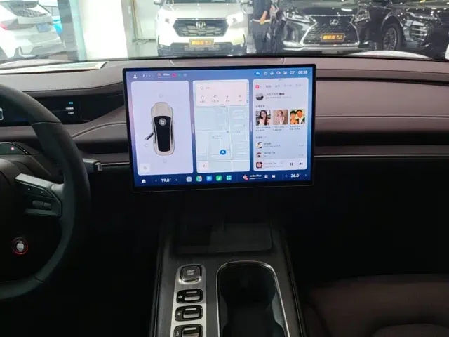 Xiaomi SU7 — Фото автомобиля 12