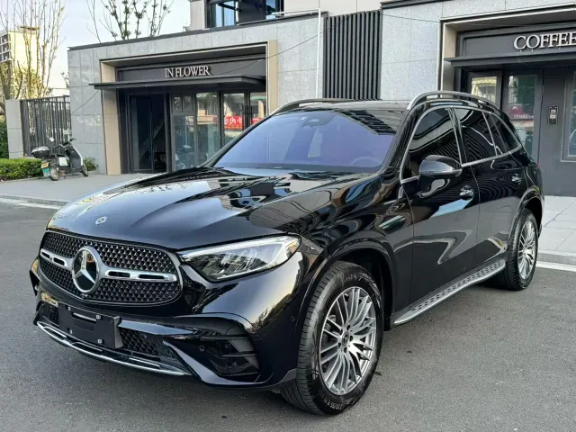 Фотография автомобиля — Mercedes-Benz GLC-Class