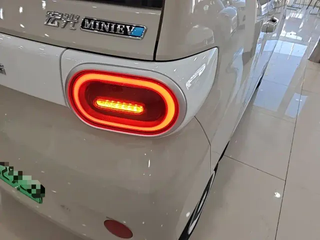 Wuling Hongguang Mini EV — Фото автомобиля 7
