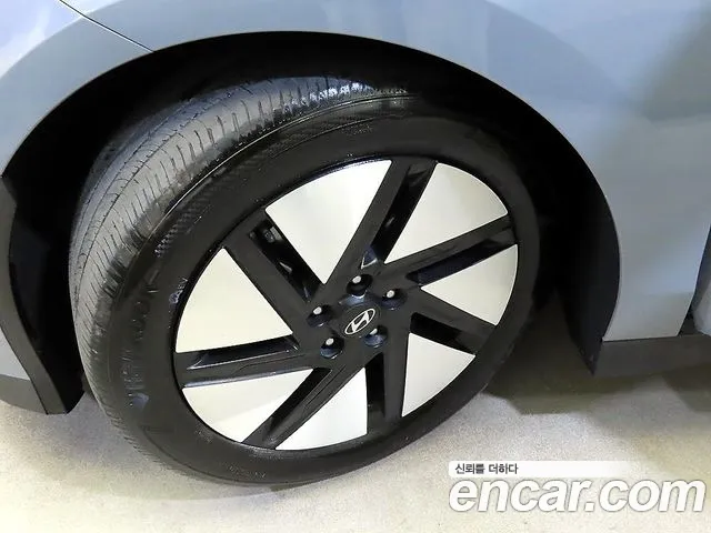 Hyundai Ioniq 6 — Фото автомобиля 19