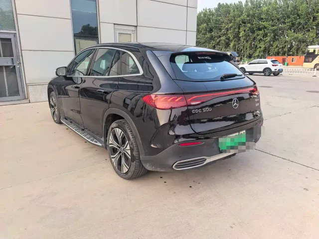 Mercedes-Benz EQE SUV — Фото автомобиля 6