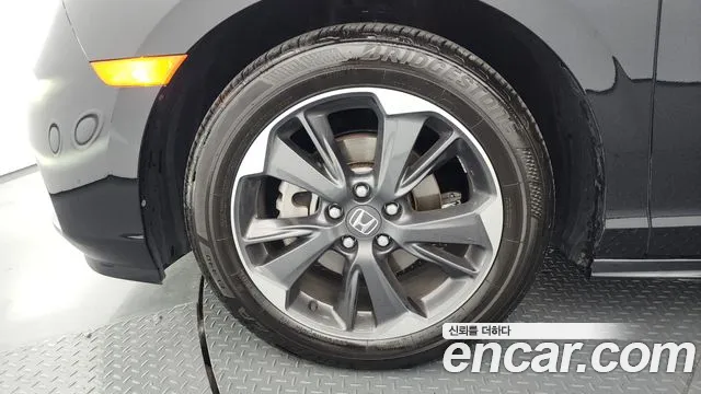 Honda Odyssey — Фото автомобиля 5