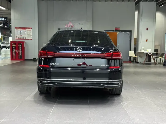 Volkswagen Passat — Фото автомобиля 6