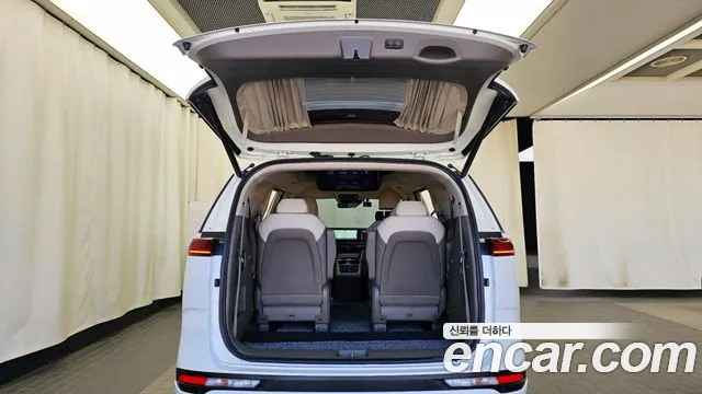 Kia Carnival Generation 4 — Фото автомобиля 26