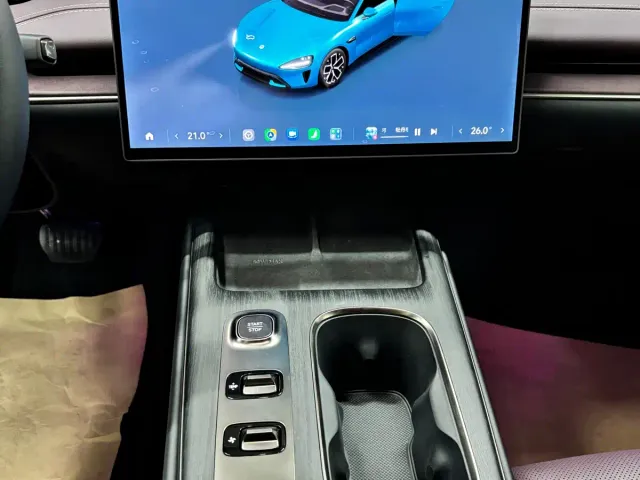 Xiaomi SU7 — Фото автомобиля 10
