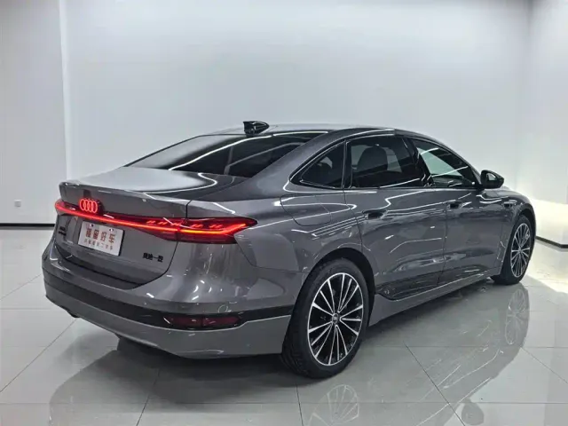 Audi A6L e-tron — Фото автомобиля 5