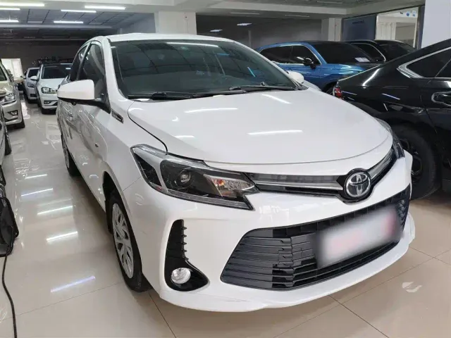 Toyota Vios — Фото автомобиля 3