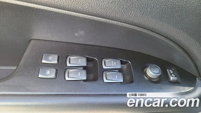 KG_Mobility_Ssangyong Rexton Новый Rexton Sport Khan Дизель 2.2 4WD — Фото автомобиля 8