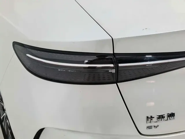 BYD Seal — Фото автомобиля 11