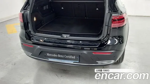 Mercedes-Benz EQB — Фото автомобиля 11