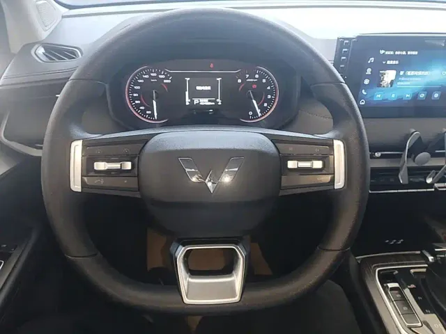 Wuling Jiachen — Фото автомобиля 10