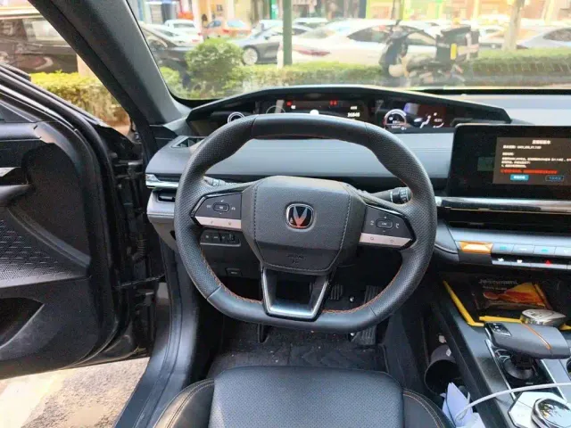 Changan UNI-V — Фото автомобиля 2