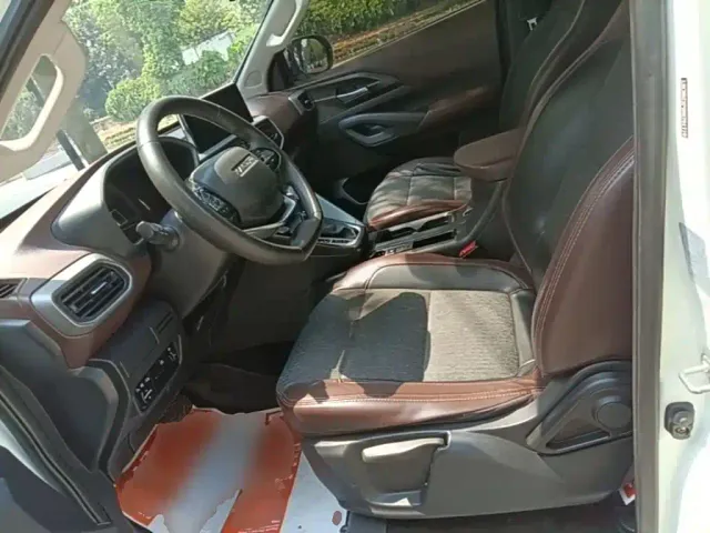 Changan Kaicheng F70 — Фото автомобиля 14