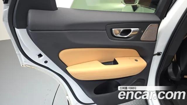 Volvo XC60 2nd Gen — Фото автомобиля 14