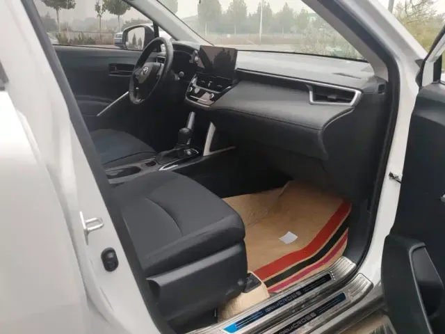 Toyota Corolla Cross — Фото автомобиля 8