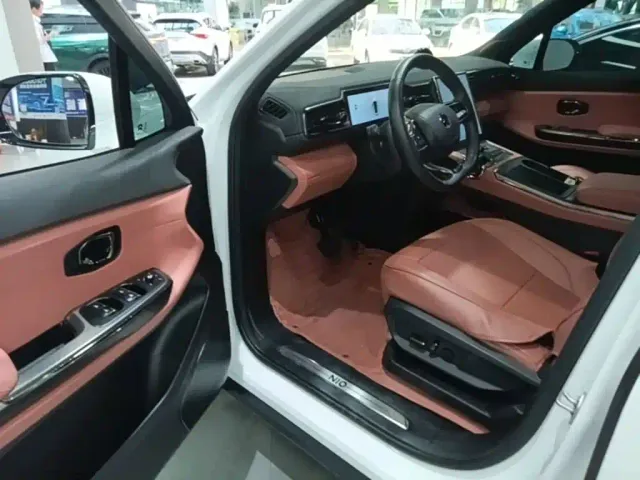 Nio EC6 — Фото автомобиля 15