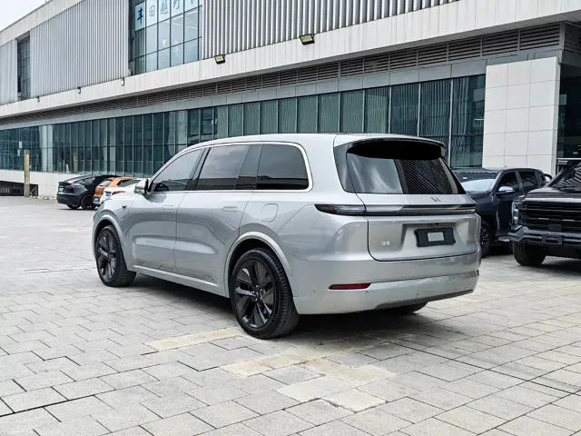 Li Auto L9 — Фото автомобиля 19