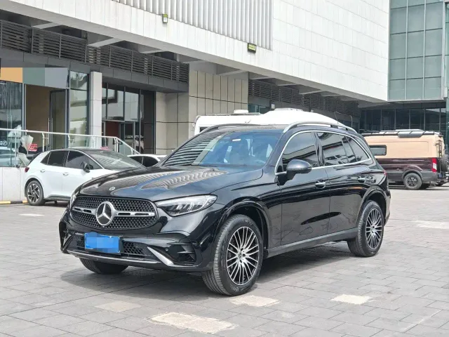 Фотография автомобиля — Mercedes-Benz GLC-Class