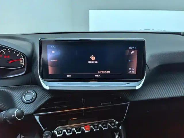 Peugeot 2008 — Фото автомобиля 13