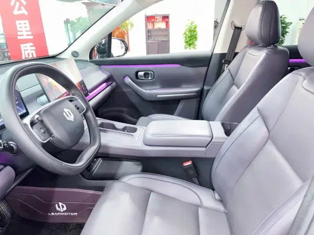 Leapmotor C10 — Фото автомобиля 15