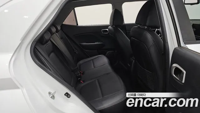 Hyundai Venue — Фото автомобиля 18