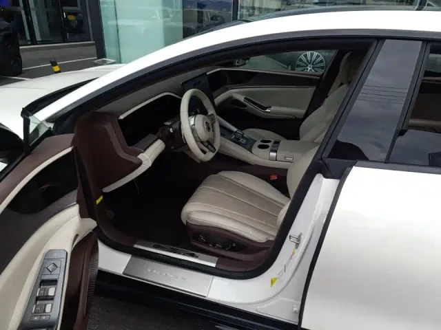 Denza Z9GT — Фото автомобиля 5