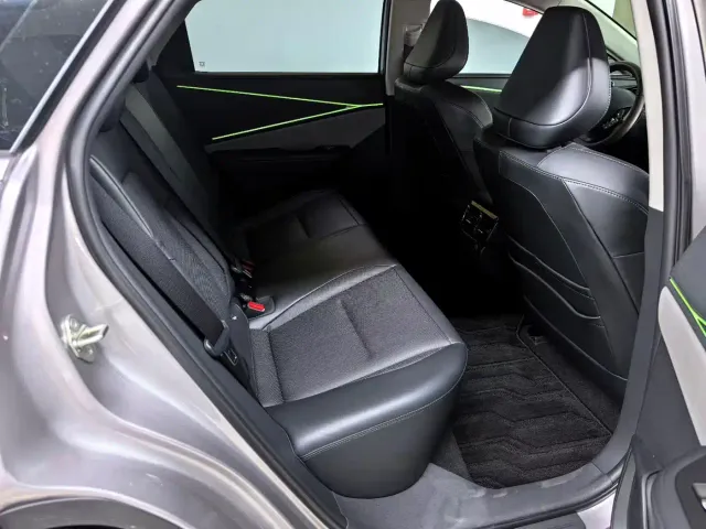 Toyota bZ5 — Фото автомобиля 8