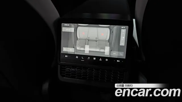 Tesla Model Y — Фото автомобиля 28
