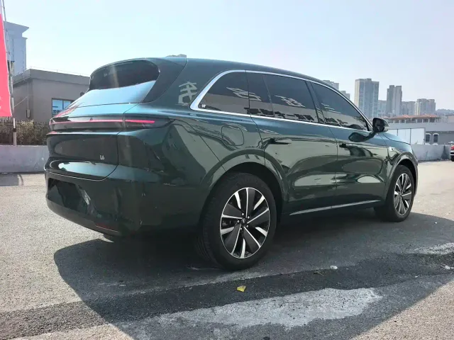 Li Auto L6 — Фото автомобиля 13