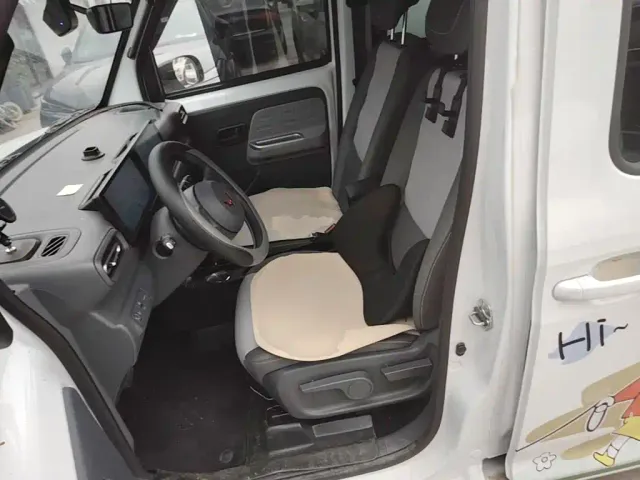 Wuling Zhiguang NEV — Фото автомобиля 14