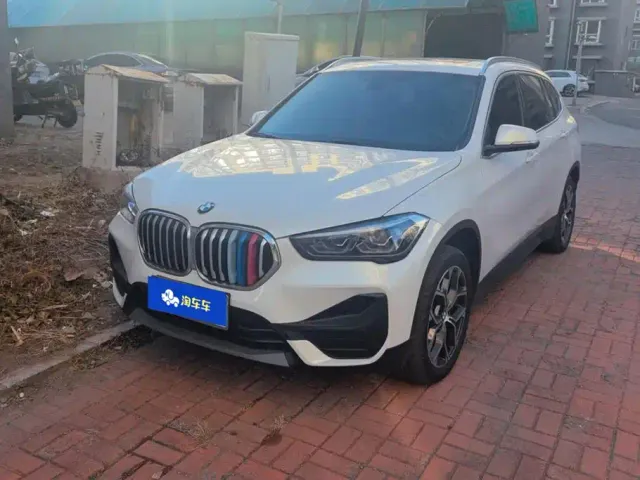 Фотография автомобиля — BMW X1