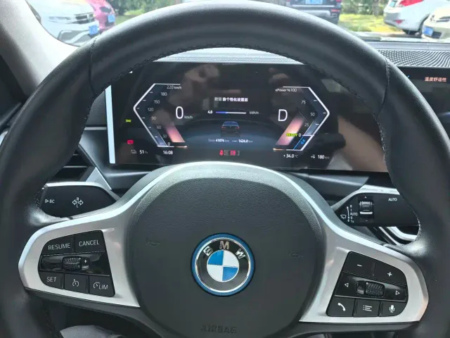 BMW i3 — Фото автомобиля 13