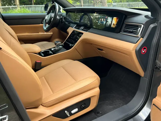 Li Auto ONE — Фото автомобиля 12