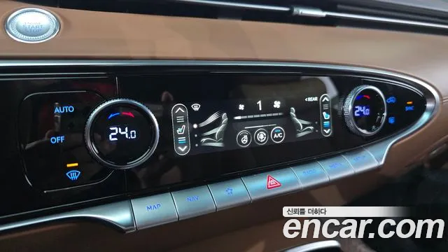 Genesis GV70 — Фото автомобиля 30