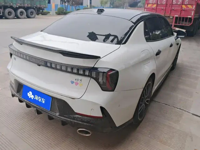 Lynk & Co 03 — Фото автомобиля 3