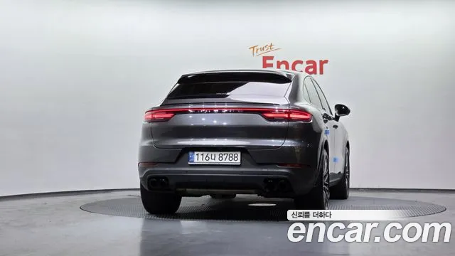 Porsche Cayenne — Фото автомобиля 4