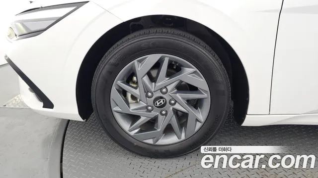 Hyundai AVANTE Новый Avante (CN7) — Фото автомобиля 5