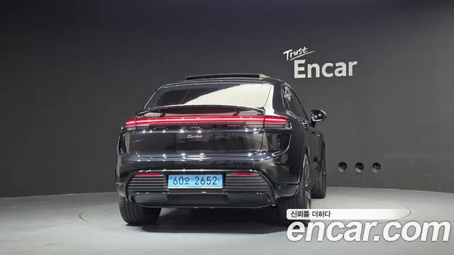 Porsche Macan — Фото автомобиля 4