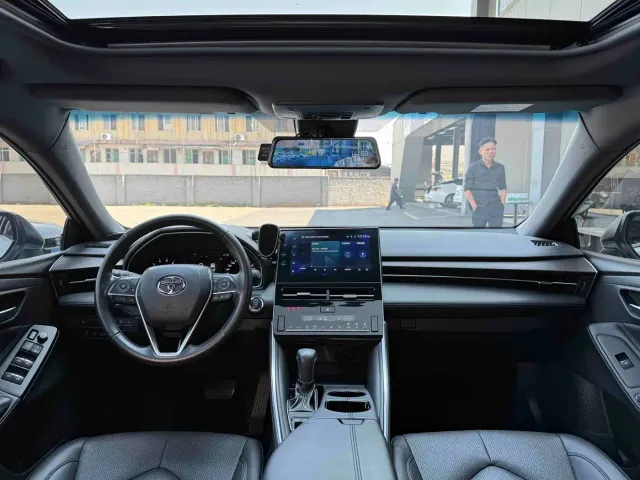 Toyota Avalon — Фото автомобиля 5