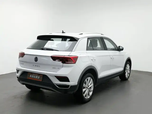 Volkswagen T-Roc — Фото автомобиля 2