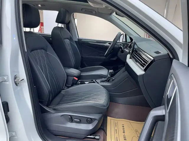 Volkswagen Tiguan L — Фото автомобиля 17