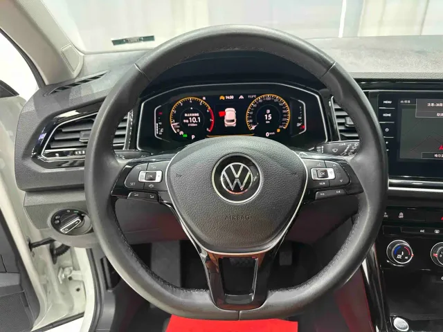 Volkswagen T-Roc — Фото автомобиля 10