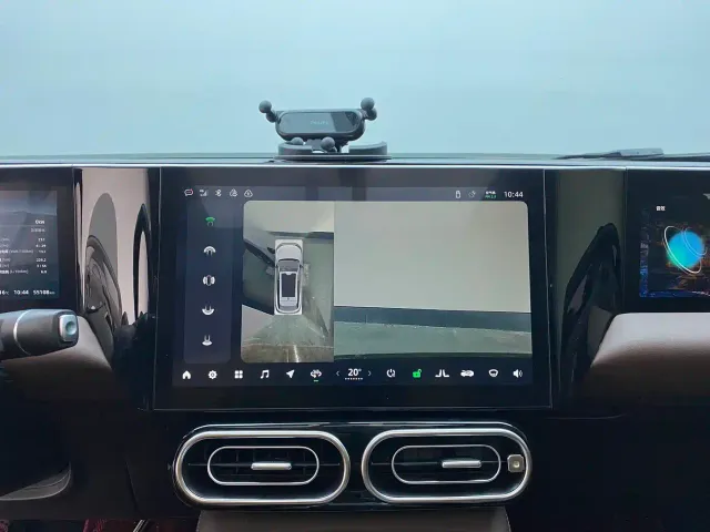 Leapmotor C11 — Фото автомобиля 14